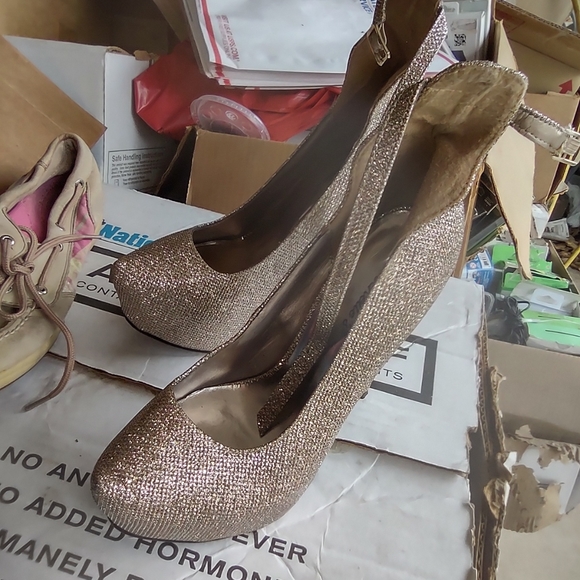 heels 7 1/2 - Picture 3 of 6